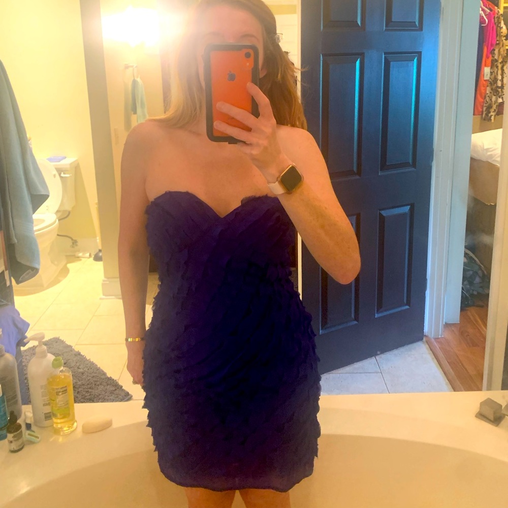 Blue fitted cocktail dress. Never worn KLD signature size medium